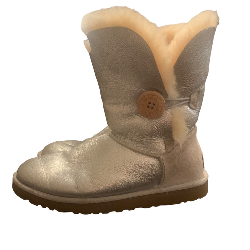 Ugg Mini Silver Metallic Glitter Button Boot Size 6 - Picture 3 of 13